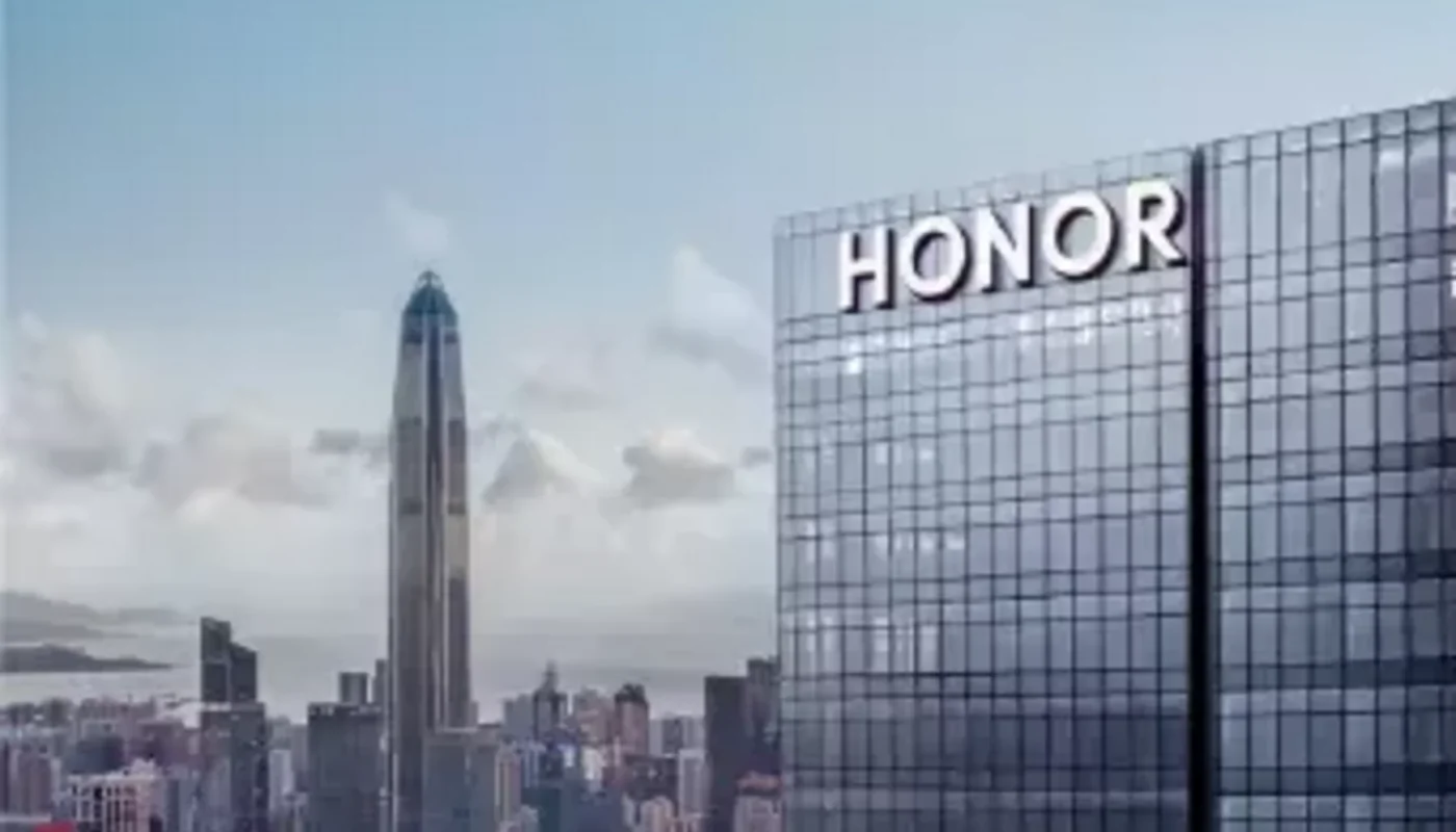 Honor Magic 8 Pro e Honor 600 Pro, smartphone con fotocamere e design ispirato all'iPhone